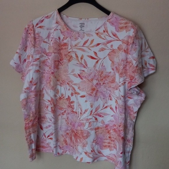 croft & barrow Tops - Croft & Barrow Classic Tee Size 3X Pullover Tshirt Bold Floral Print